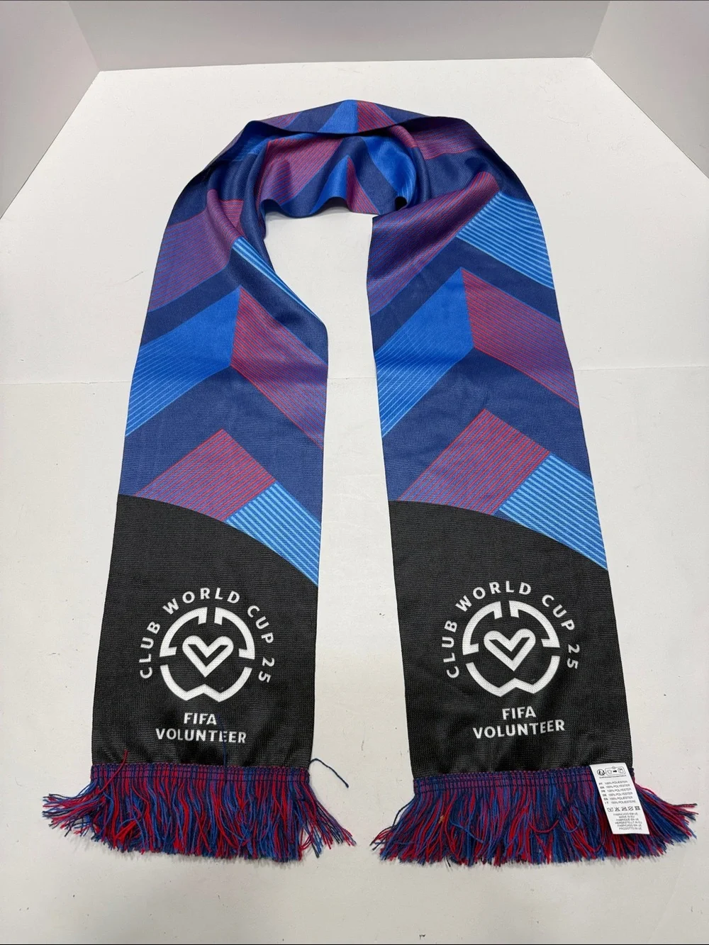 Club World Cup 25 FIFA Volunteer Scarf in Blue & Purple
